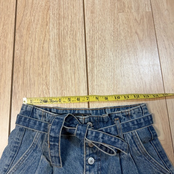 Abercrombie & Fitch Paper Bag Waist Jean Shorts - Picture 4 of 5